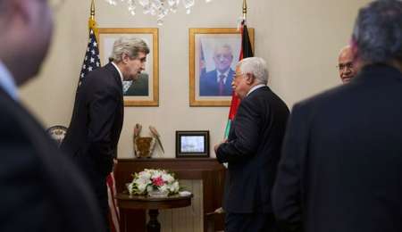 John Kerry et Mahmoud Abbas AFP